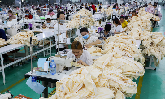 Vietnam textile firms struggle to collect dues from US buyers | News | Sourcing Vietnam